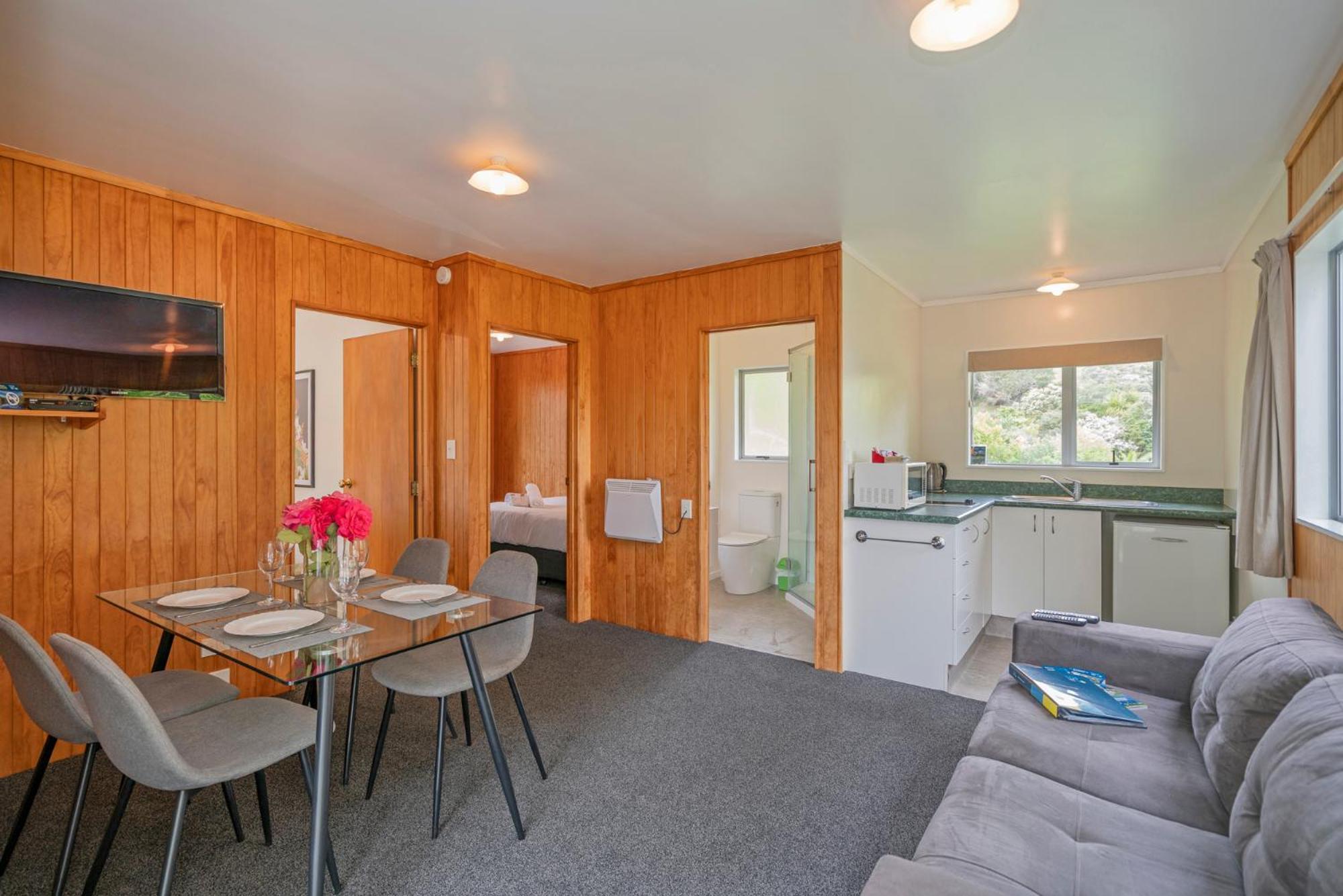Coromandel Shelly Beach Top 10 Holiday Park Værelse billede