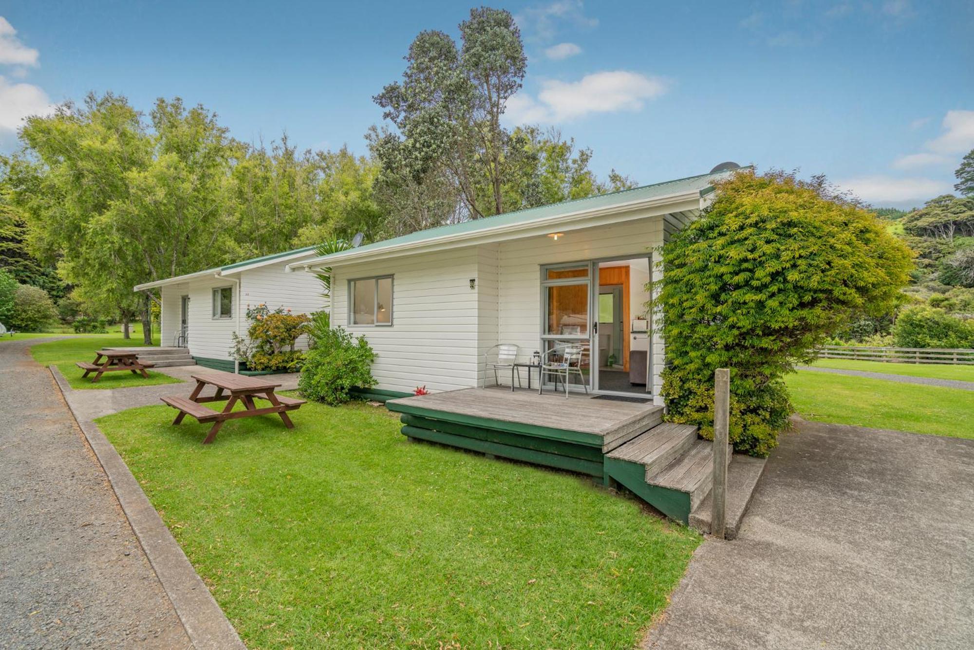 Coromandel Shelly Beach Top 10 Holiday Park Værelse billede